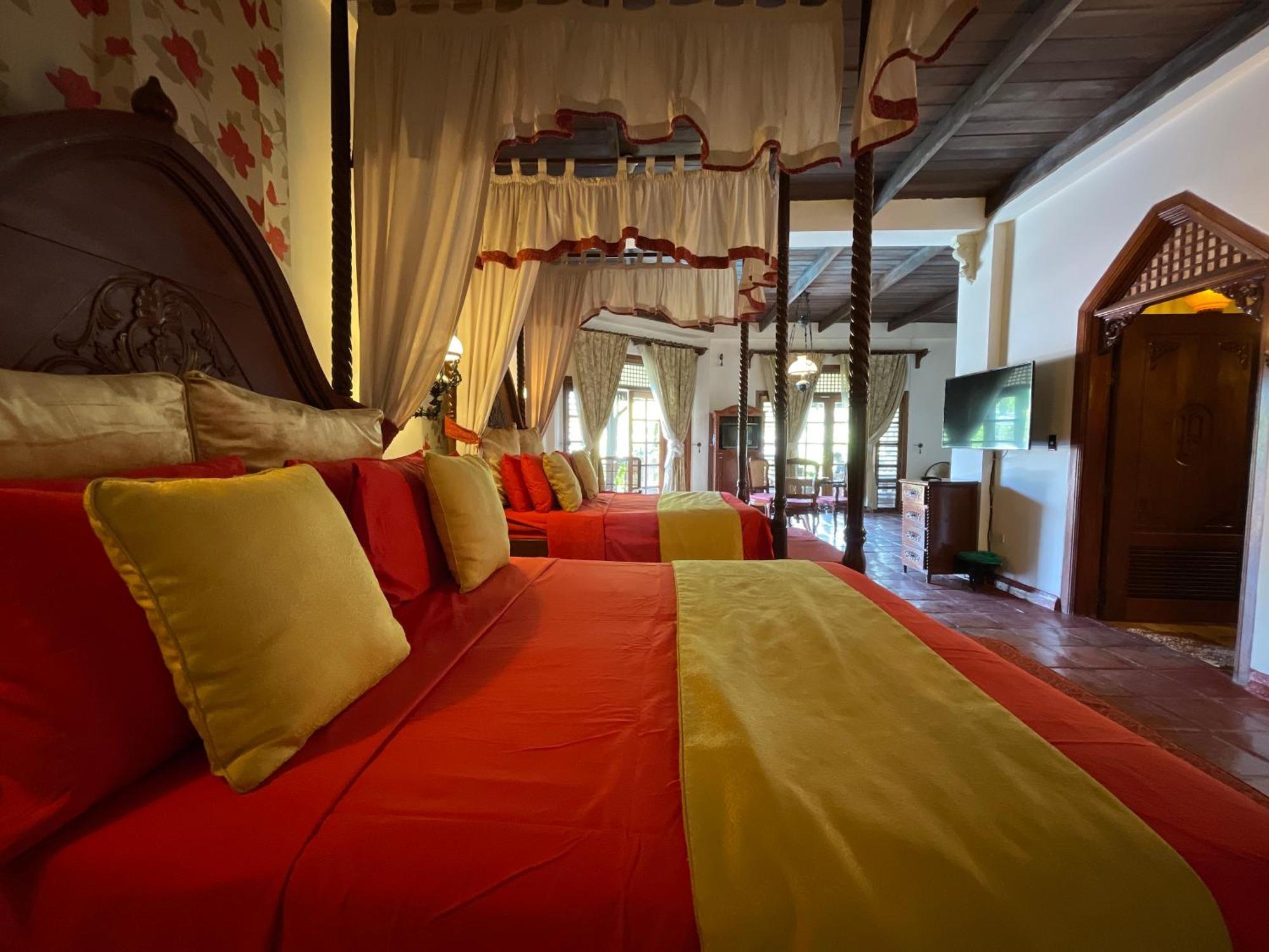 Tropicana Castle Dive Resort Powered By Cocotel Puerto Galera Pokoj fotografie